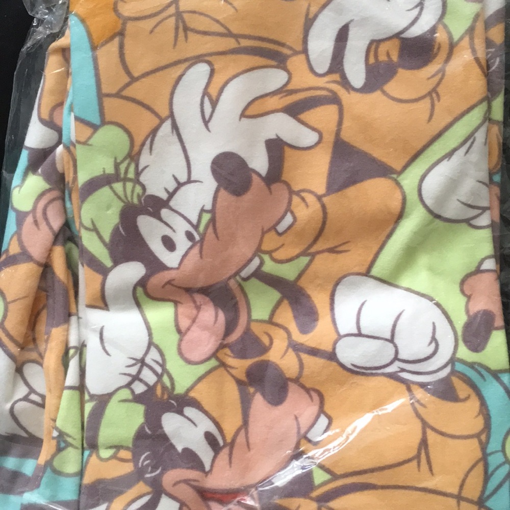 🦄🦄 Lularoe Disney OS leggings 🦄🦄